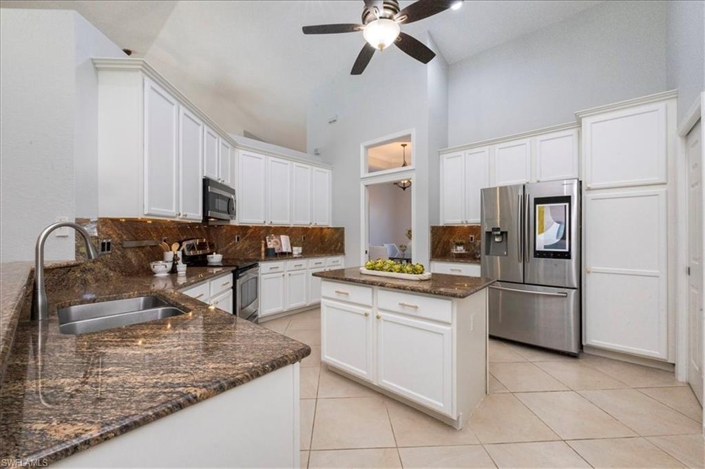 AUTUMN WOODS - Residential