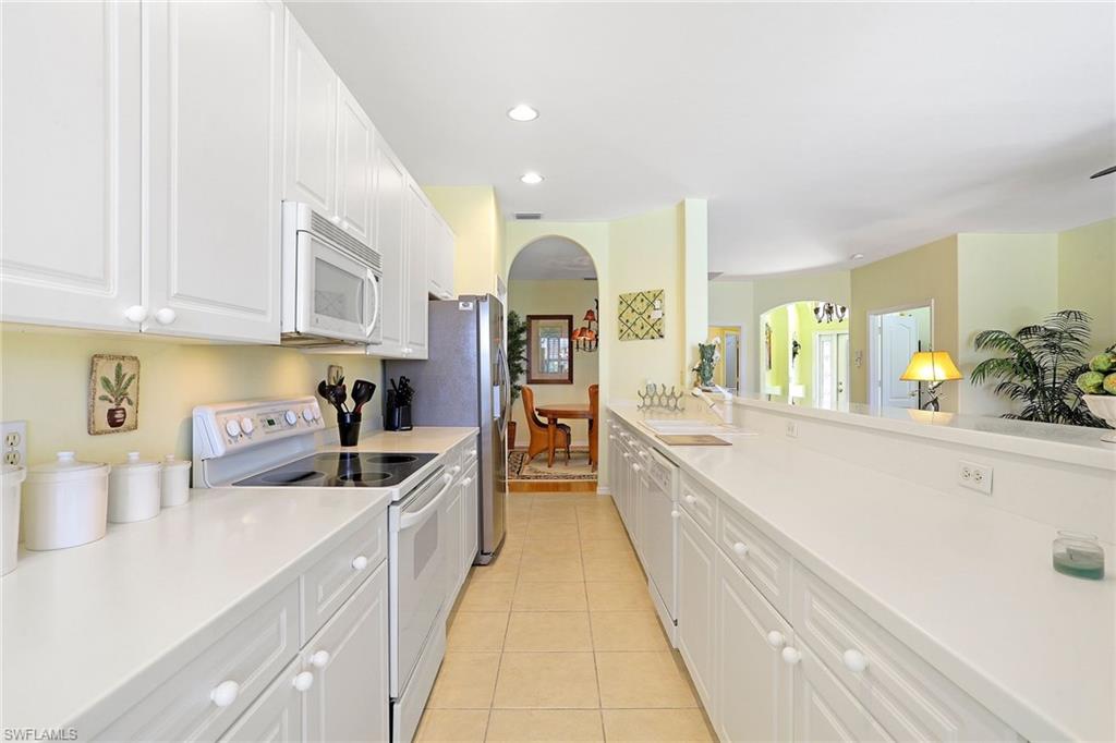 COLONIAL LINKS - Residential