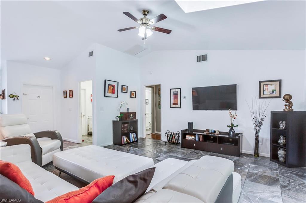 QUAIL HOLLOW - Residential