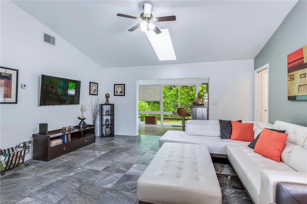 QUAIL HOLLOW - Residential