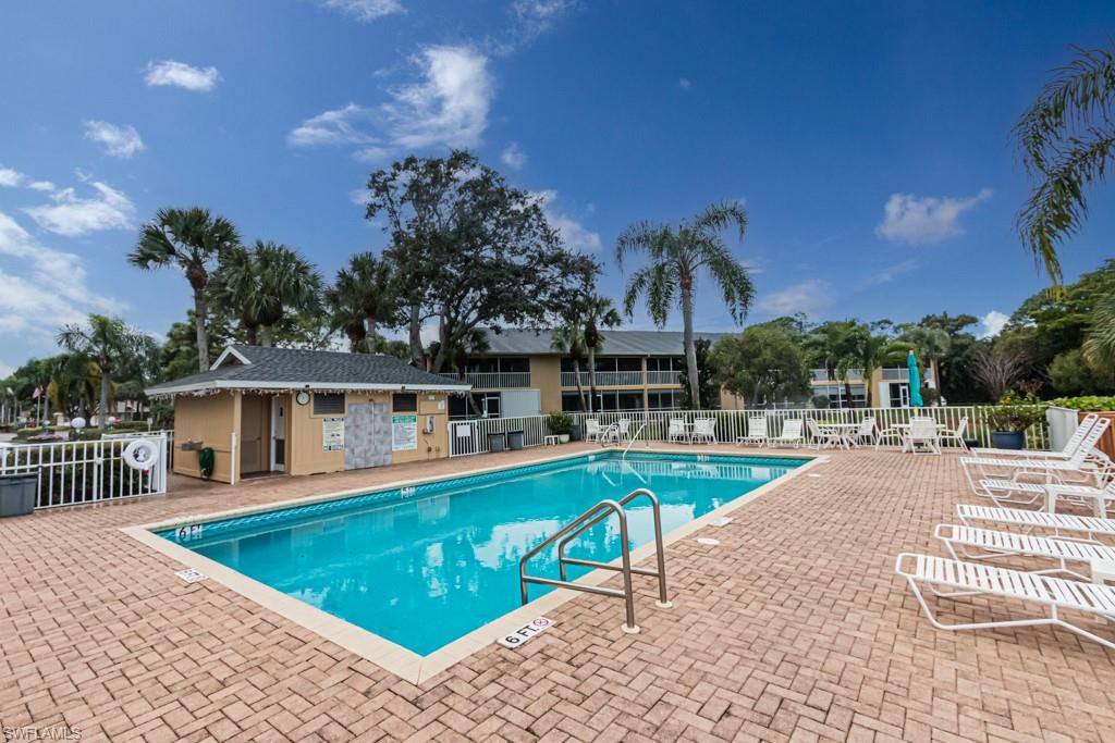 ABBEY ON THE LAKE - Residential