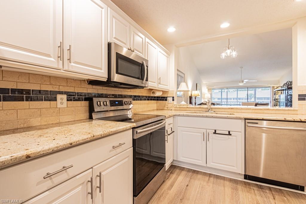 ABBEY ON THE LAKE - Residential