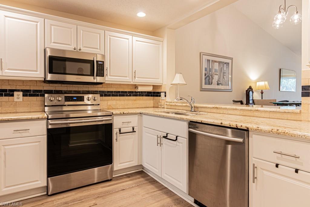 ABBEY ON THE LAKE - Residential