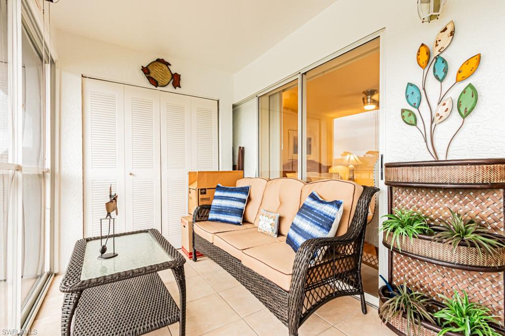 ABBEY ON THE LAKE - Residential