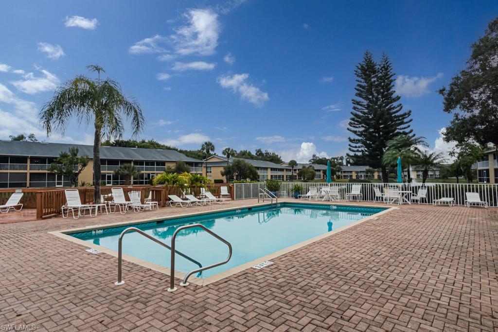 ABBEY ON THE LAKE - Residential