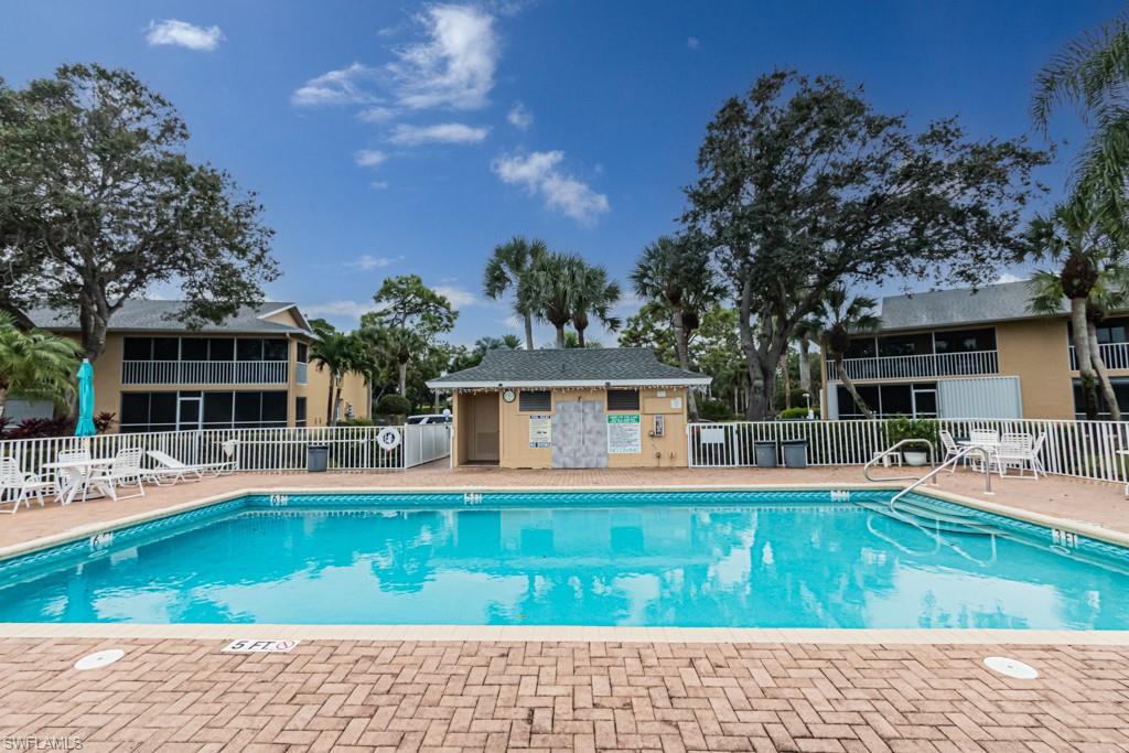 ABBEY ON THE LAKE - Residential