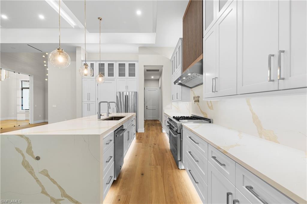 GOLDEN GATE ESTATES - Residential