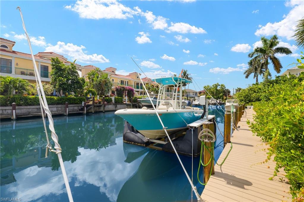 FOUR WINDS - Residential