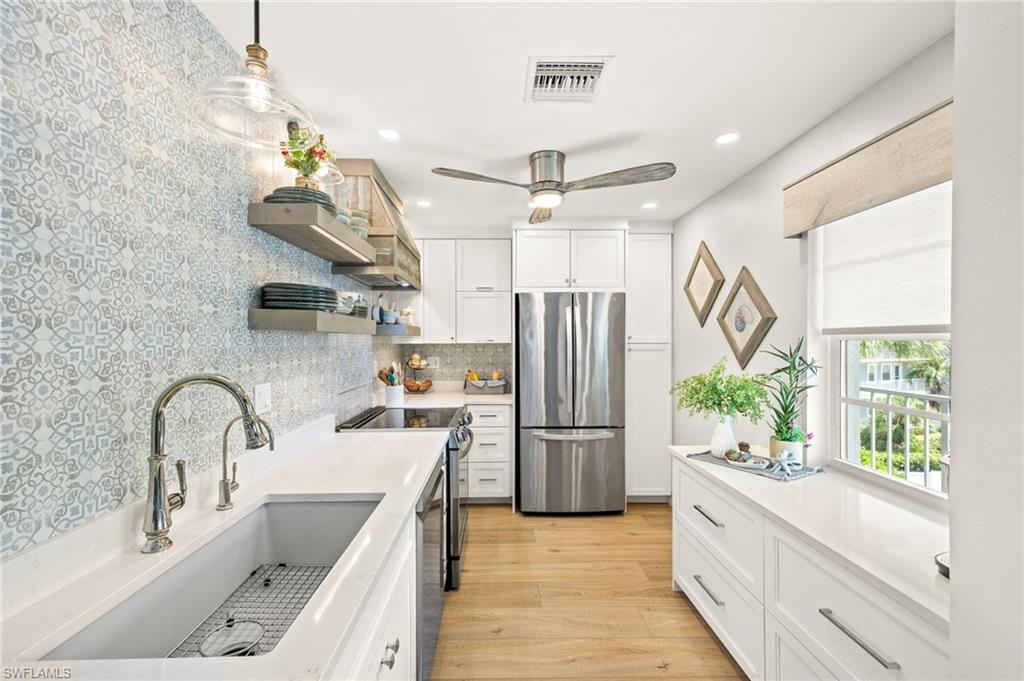 FOUR WINDS - Residential