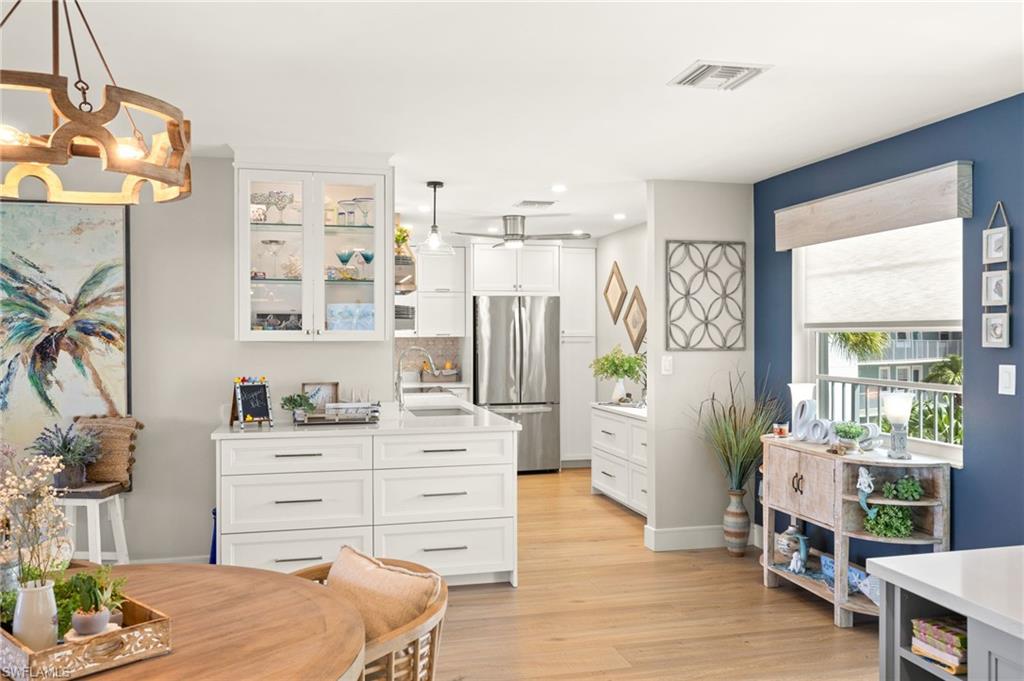 FOUR WINDS - Residential