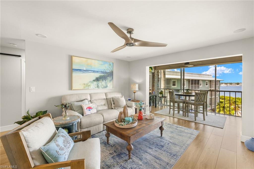 FOUR WINDS - Residential