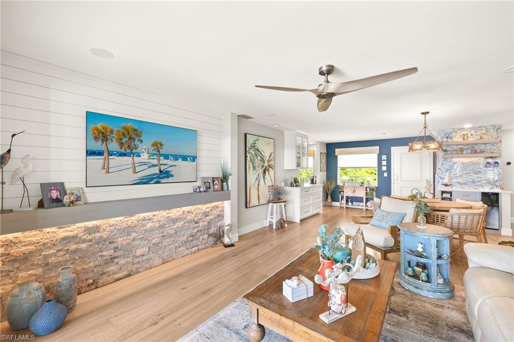 FOUR WINDS - Residential