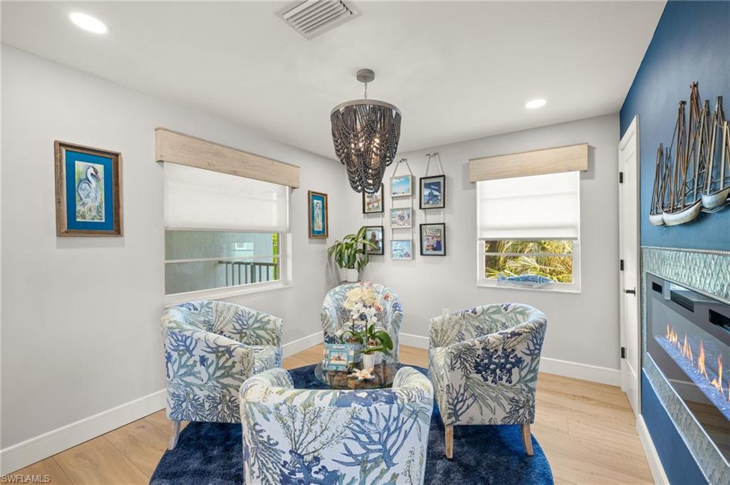 FOUR WINDS - Residential