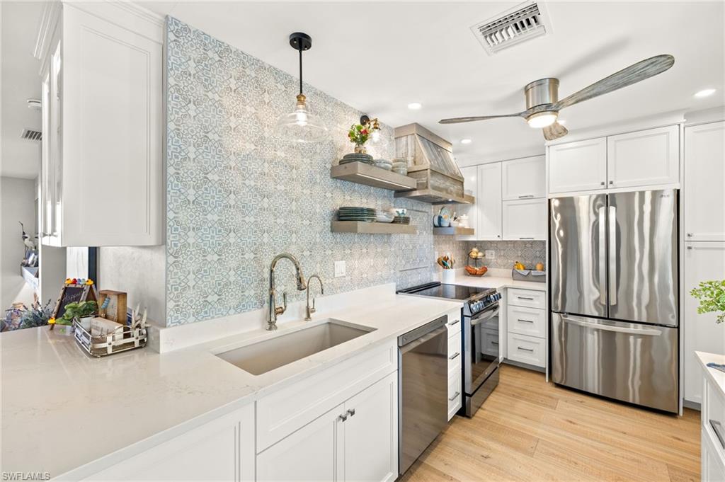 FOUR WINDS - Residential