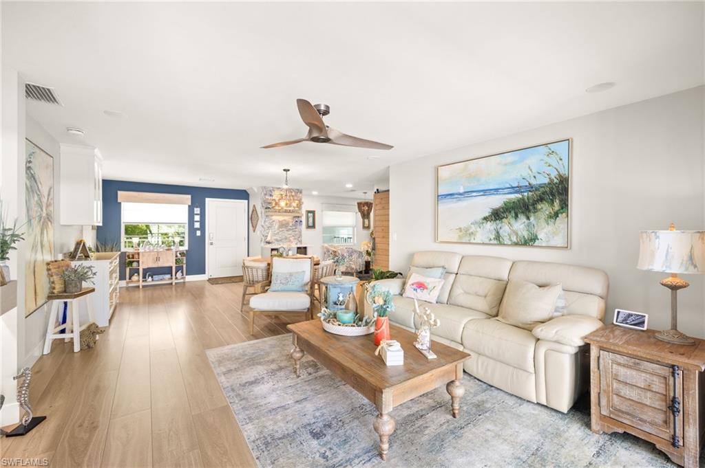 FOUR WINDS - Residential