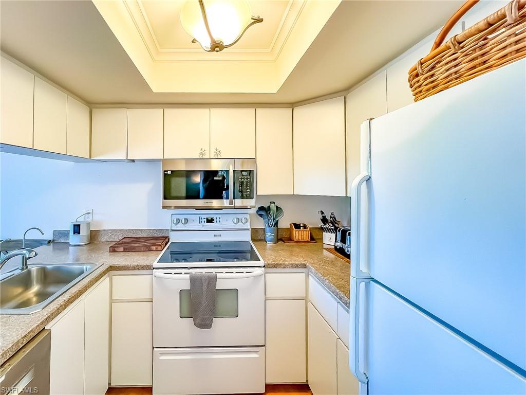 SAFETY HARBOR CLUB - Residential