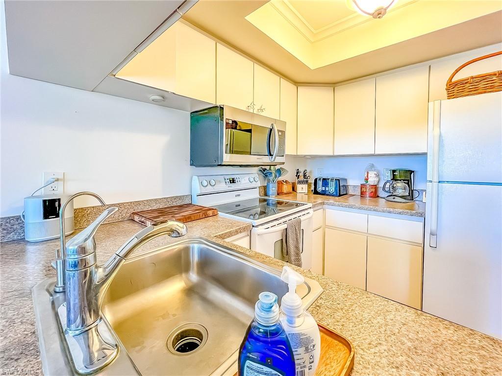 SAFETY HARBOR CLUB - Residential