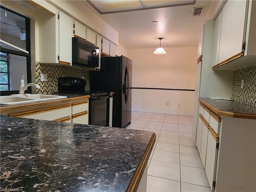 SAN CARLOS PARK - Residential