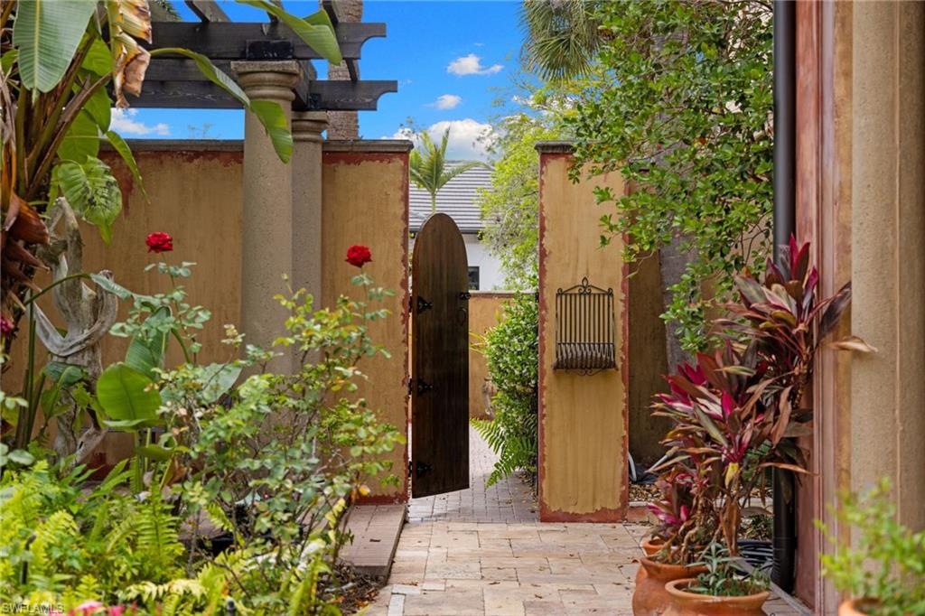 QUAIL WEST - Residential