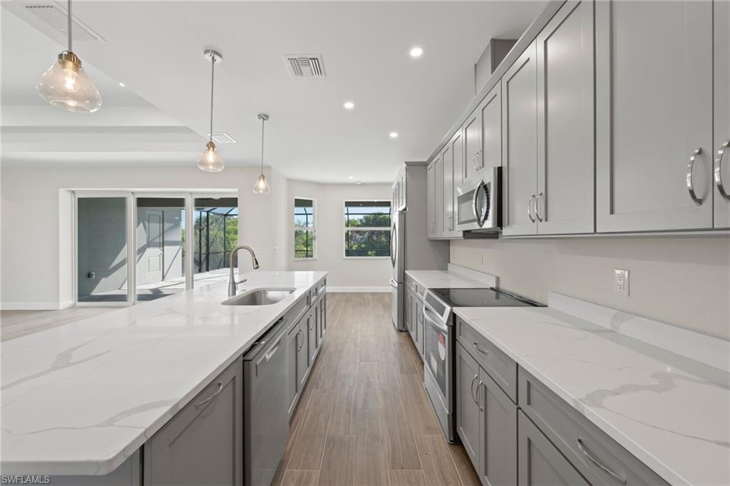 CAPE CORAL - Residential