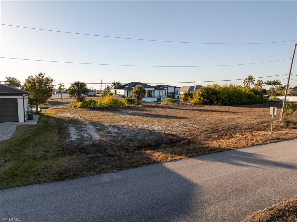 CAPE CORAL - Land