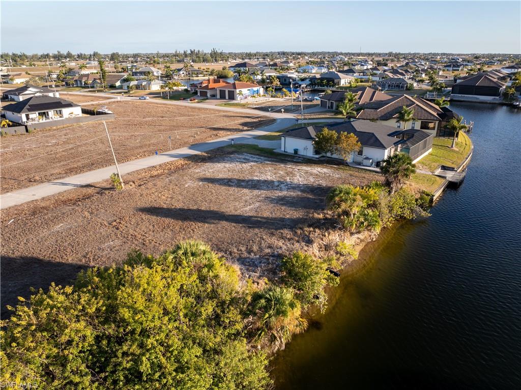 CAPE CORAL - Land