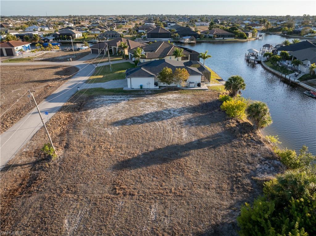 CAPE CORAL - Land