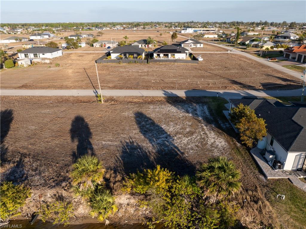 CAPE CORAL - Land