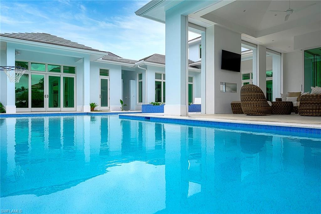 MOORINGS - Residential