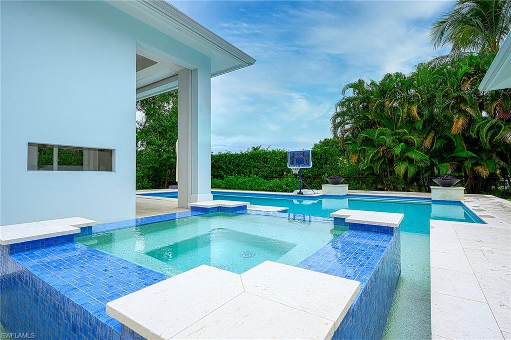 MOORINGS - Residential