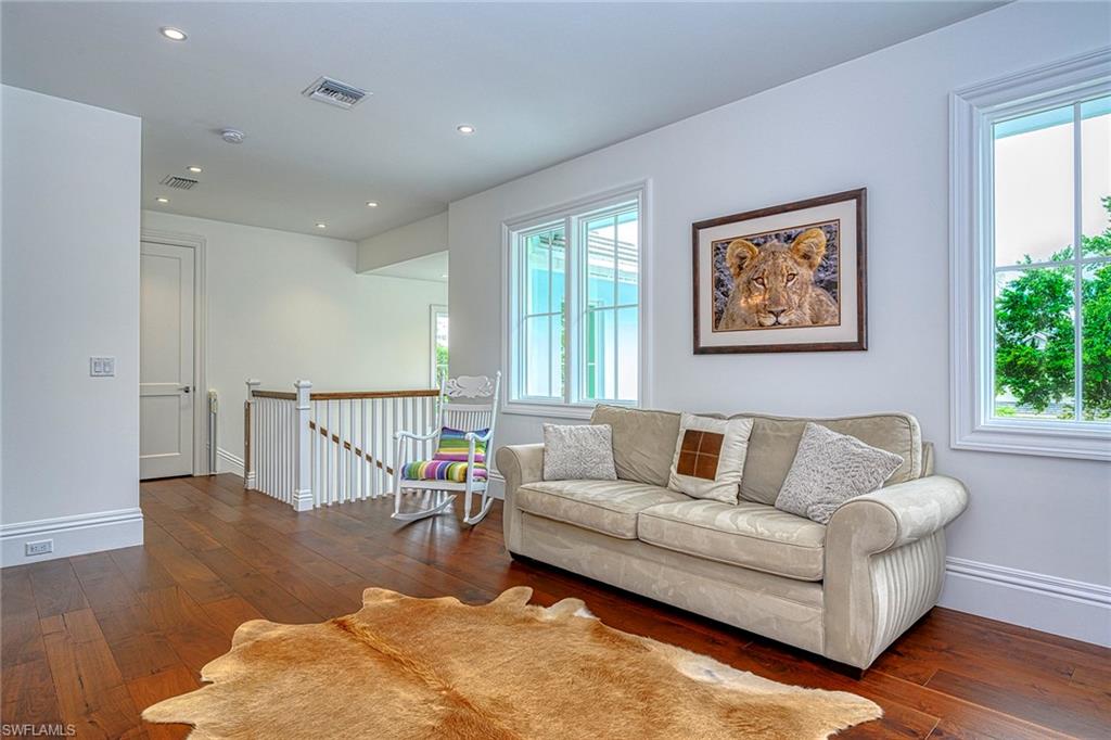 MOORINGS - Residential