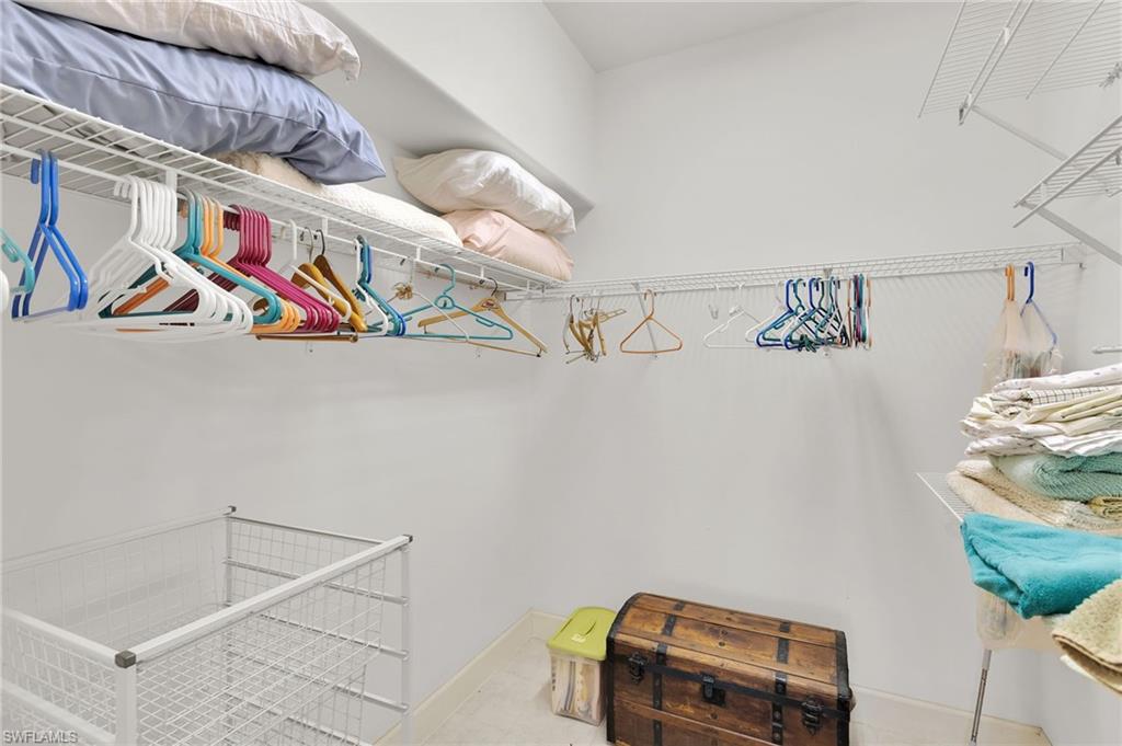 SUTTON WALK - Residential