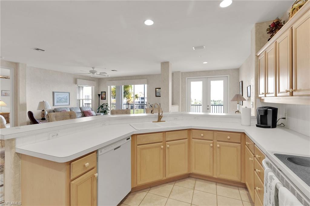 SUTTON WALK - Residential