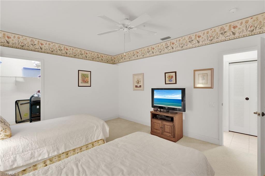 SUTTON WALK - Residential