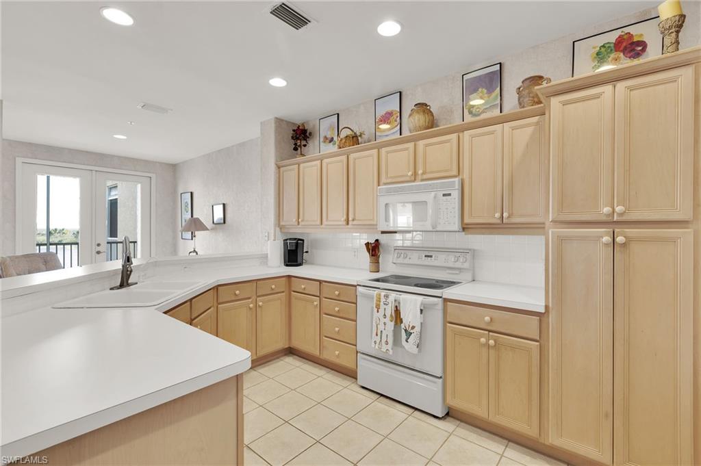 SUTTON WALK - Residential