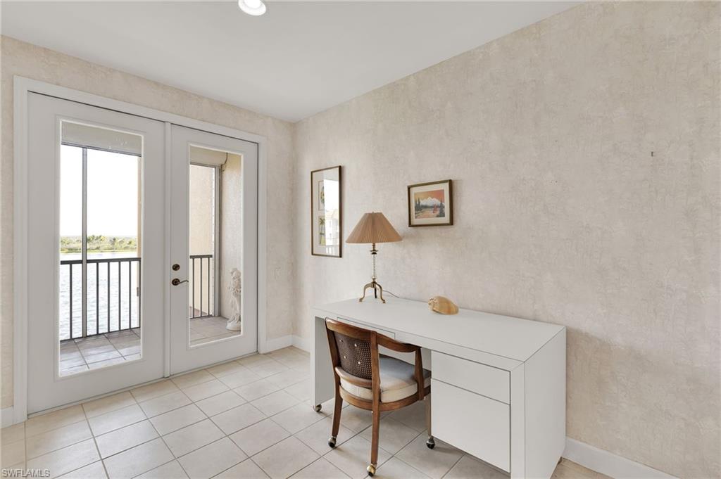 SUTTON WALK - Residential