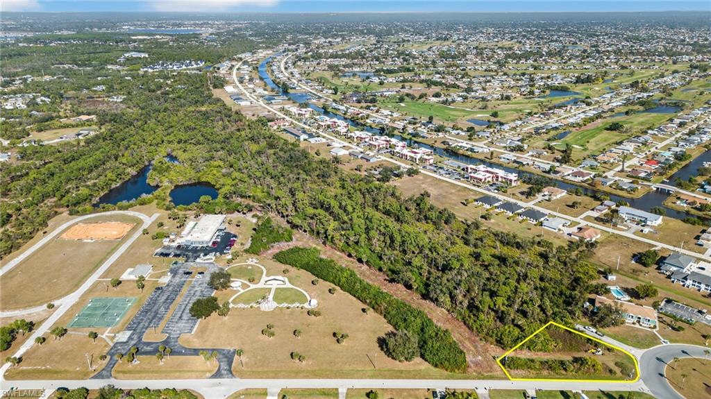 PORT CHARLOTTE - Land