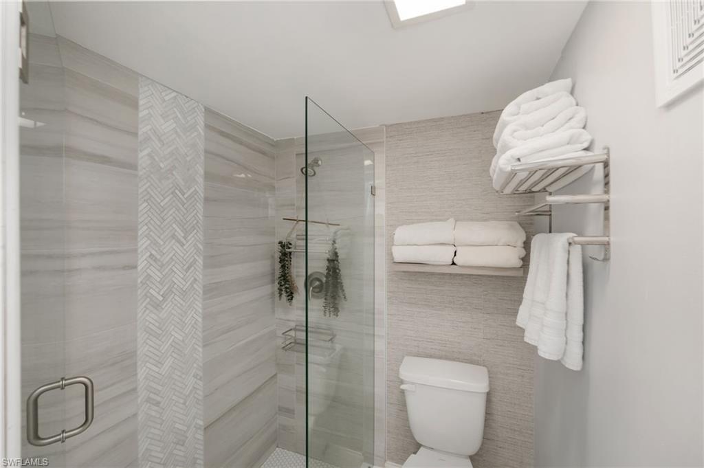 GLADES COUNTRY CLUB - Residential