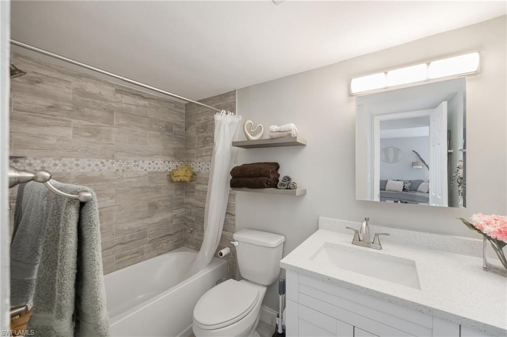 GLADES COUNTRY CLUB - Residential