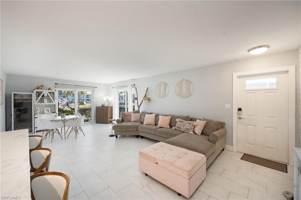 GLADES COUNTRY CLUB - Residential