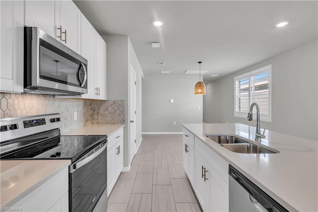 CRESCENT LAKES - Residential Lease