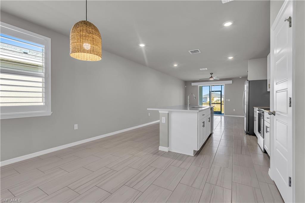 CRESCENT LAKES - Residential Lease