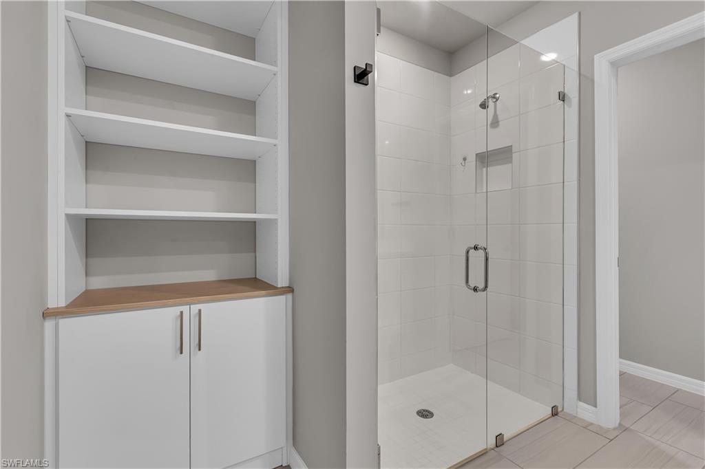 CRESCENT LAKES - Residential Lease