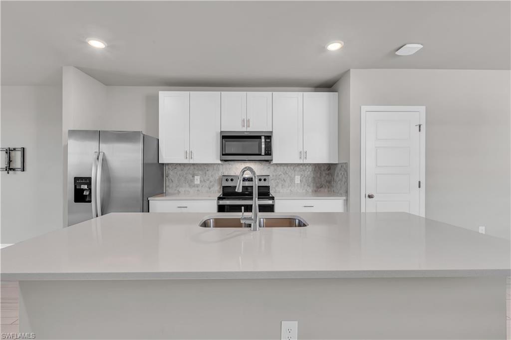 CRESCENT LAKES - Residential Lease