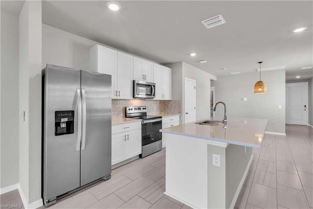 CRESCENT LAKES - Residential Lease