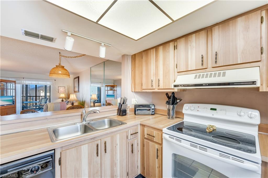 FAIRVIEW ISLES CONDO - Residential