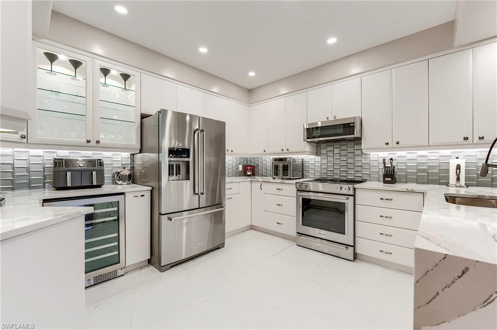 23815 Clear Spring CT 2105