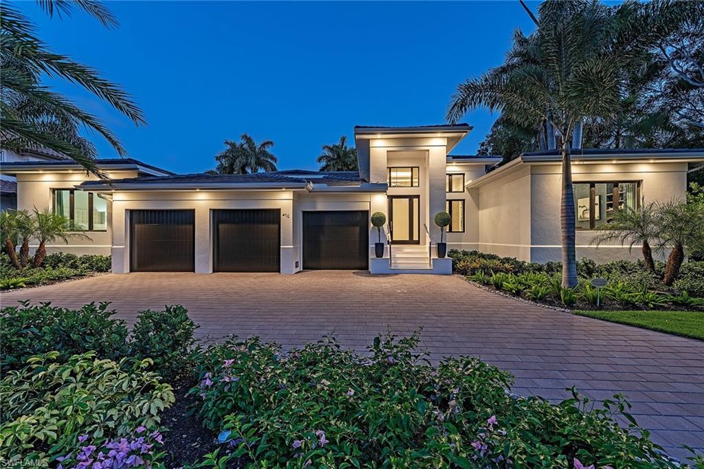 MOORINGS - Residential