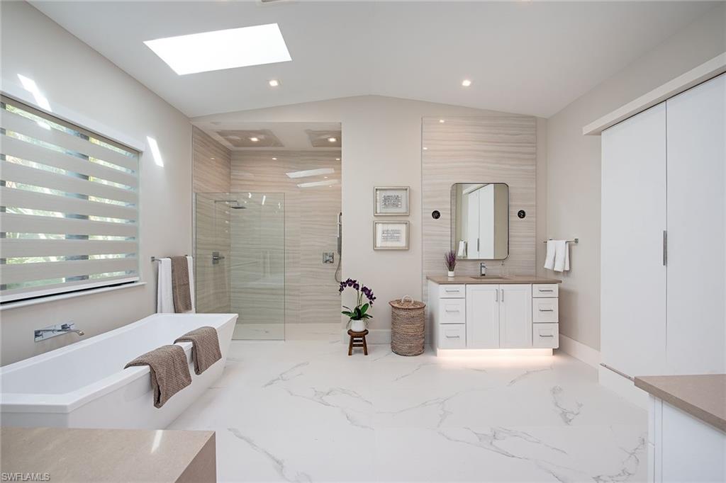 MOORINGS - Residential