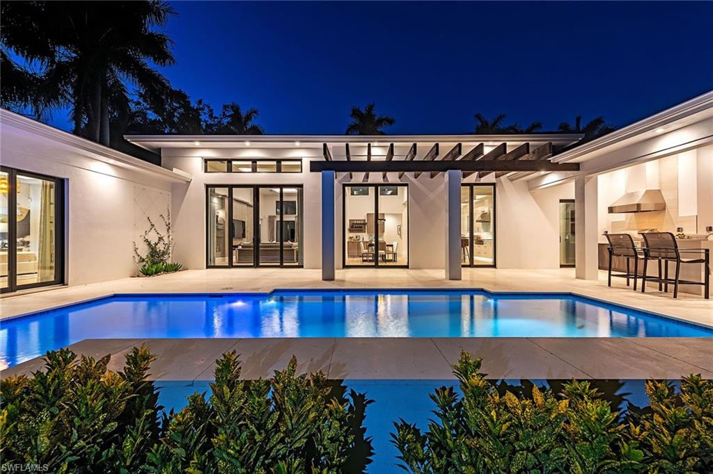 MOORINGS - Residential